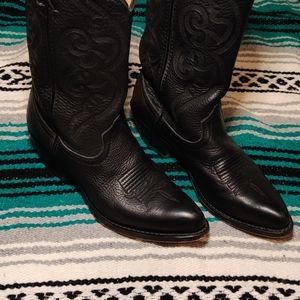 Western boots. Black. 7 1/2 M.